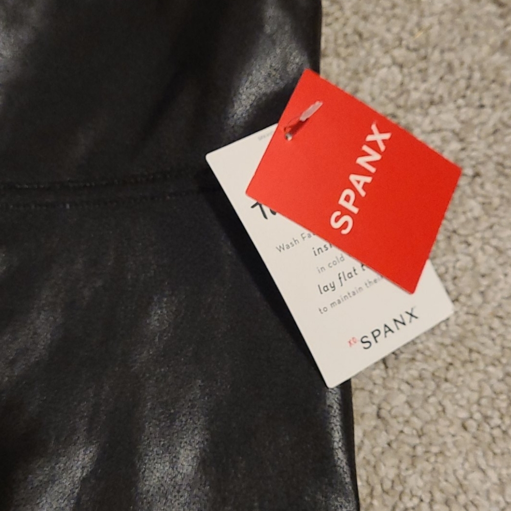 Spanx - Picture 2 of 5